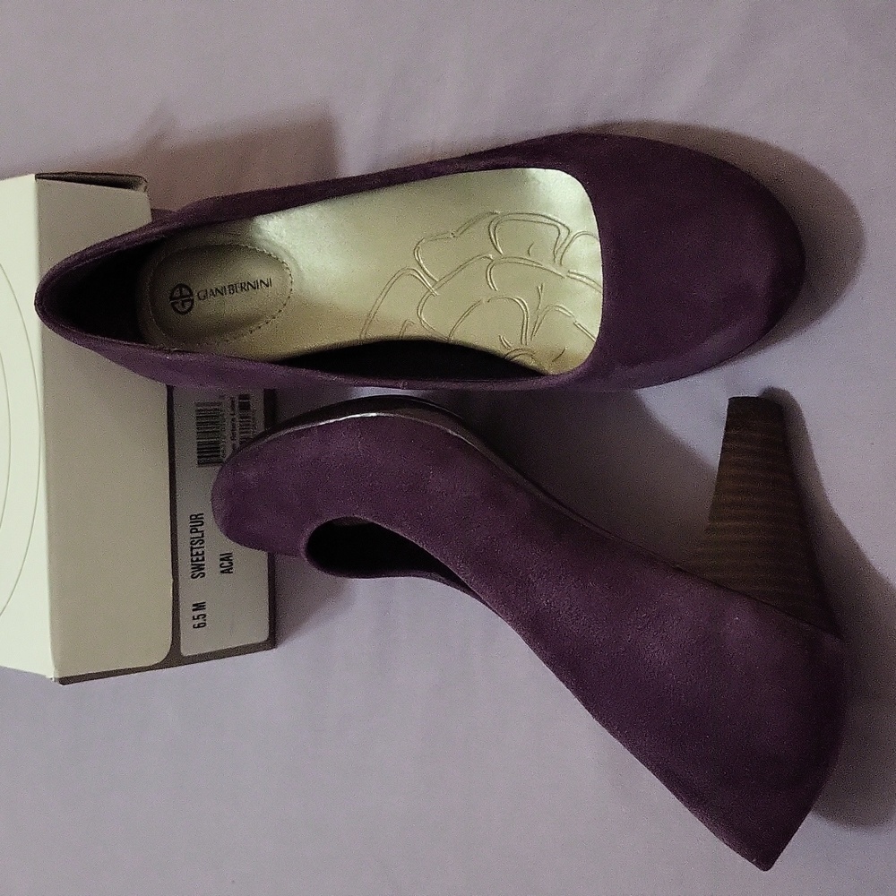 Sweet Giani Bernini Pumps